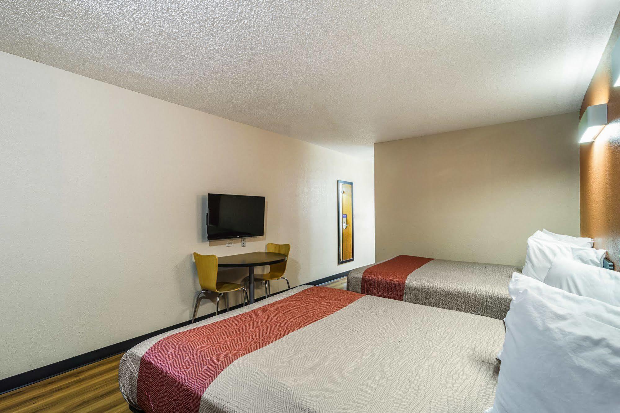 Motel 6-Libertyville, Il Eksteriør billede