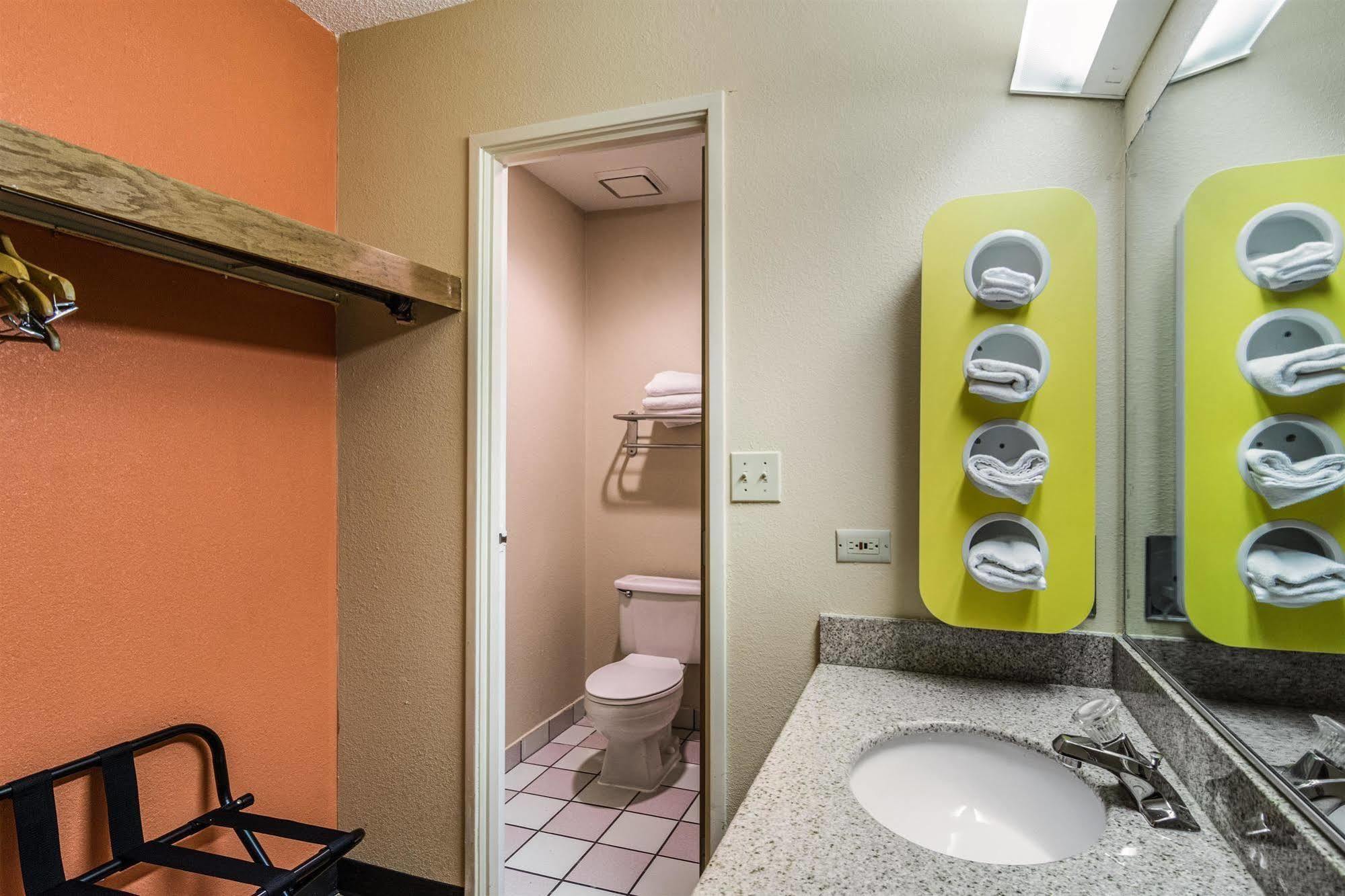 Motel 6-Libertyville, Il Eksteriør billede