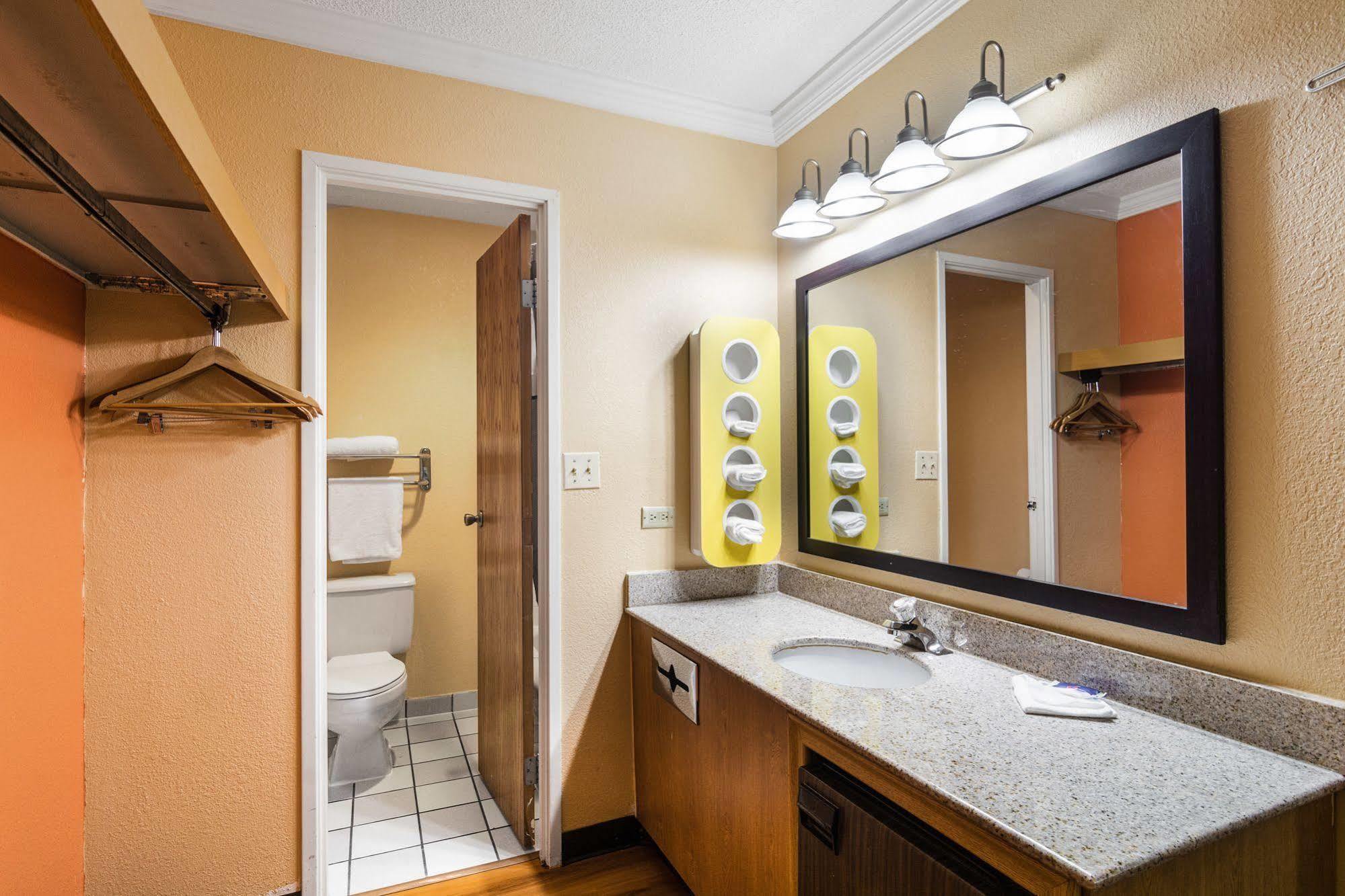 Motel 6-Libertyville, Il Eksteriør billede