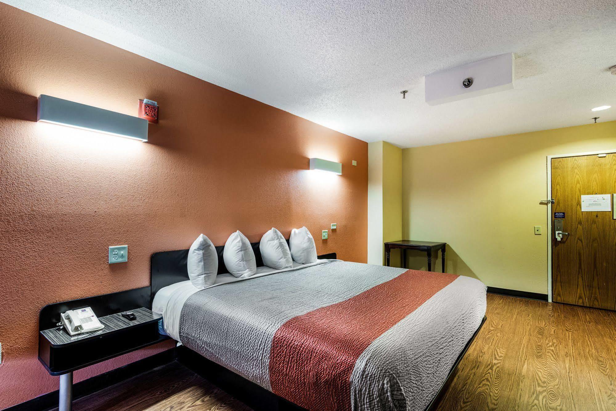 Motel 6-Libertyville, Il Eksteriør billede