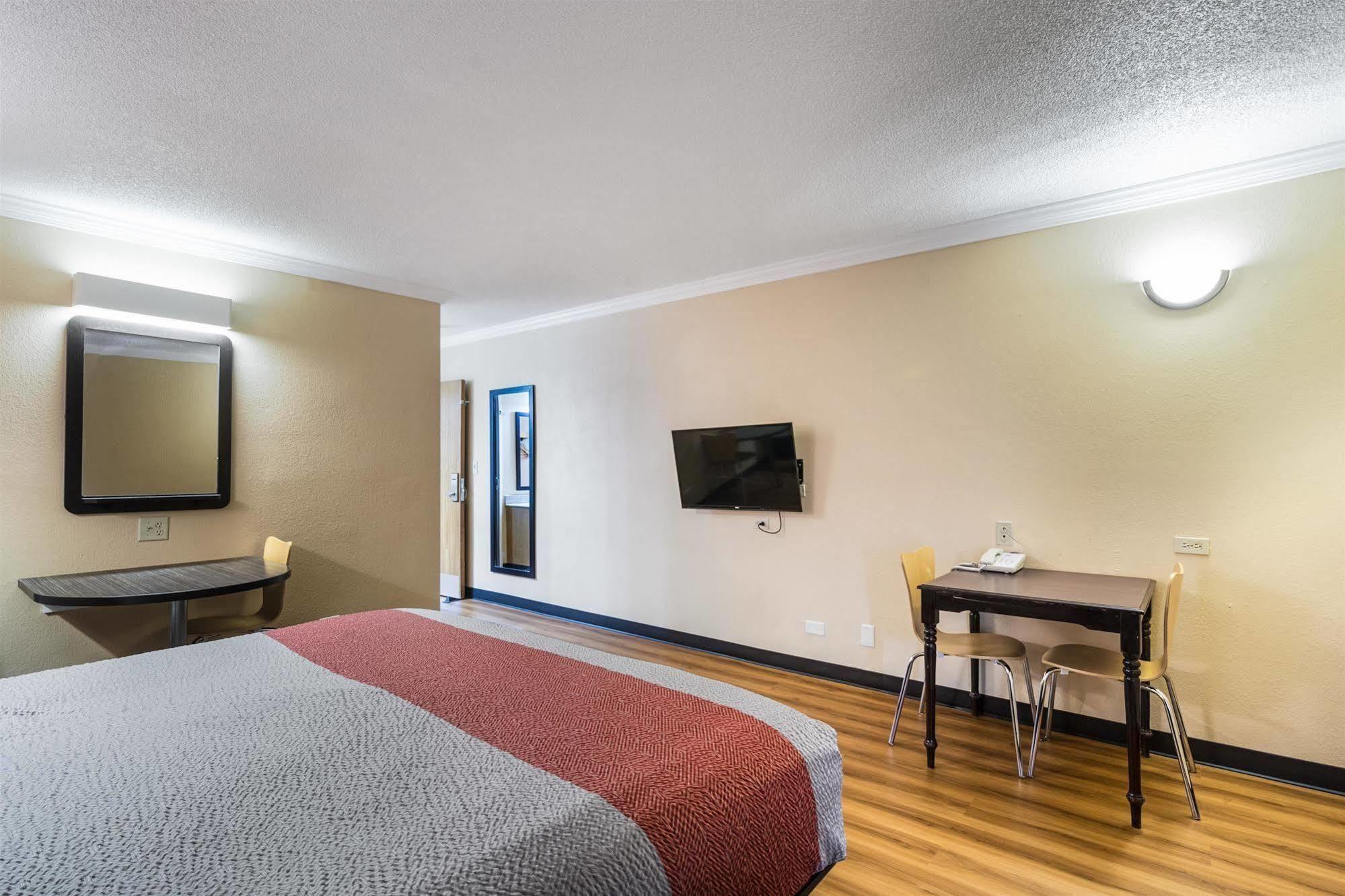 Motel 6-Libertyville, Il Eksteriør billede