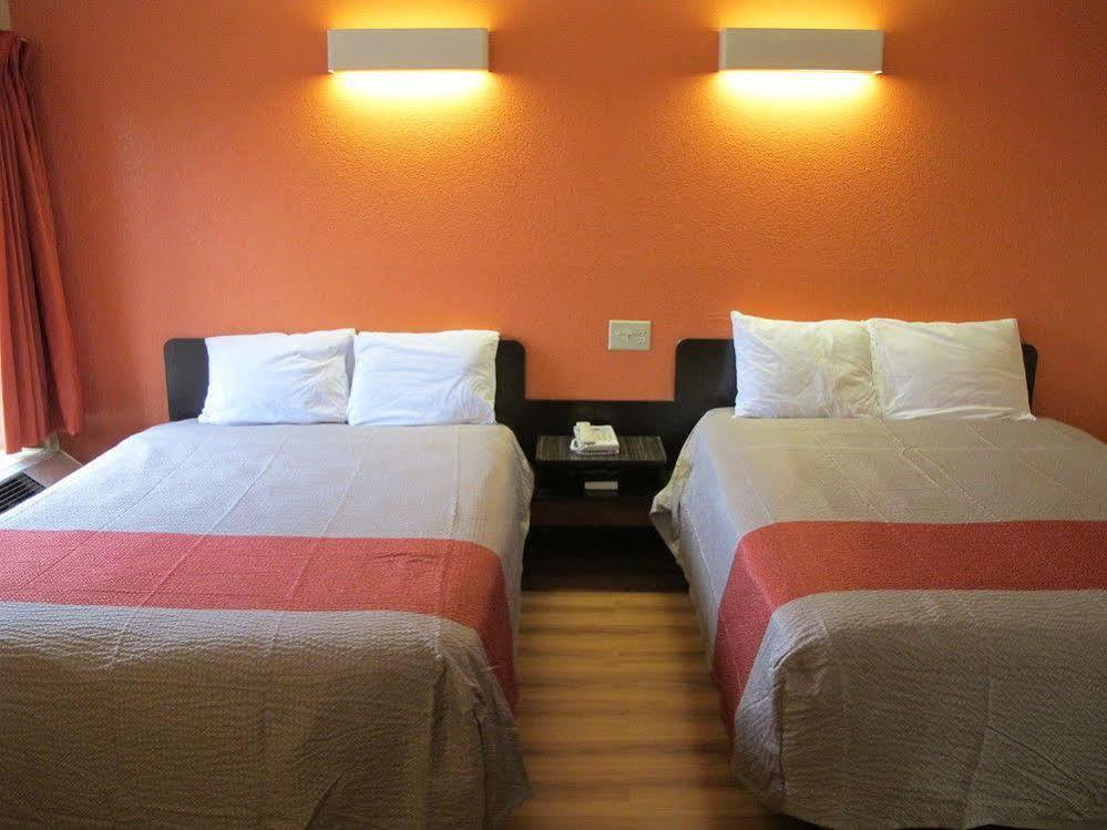 Motel 6-Libertyville, Il Eksteriør billede
